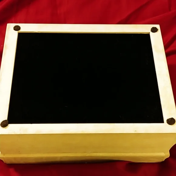 Reed & Bartontop of dresser jewelry box